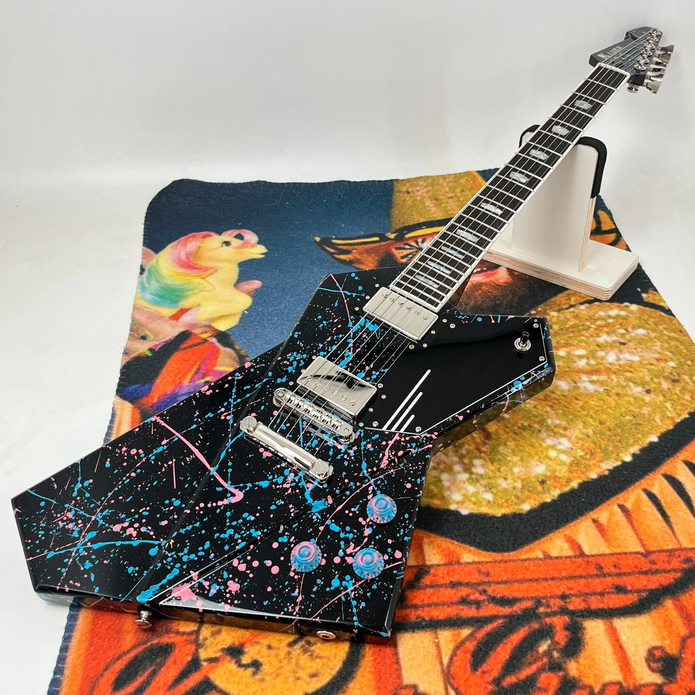 Gripen #059 Black Jawbreaker Splatter — Kauer Guitars
